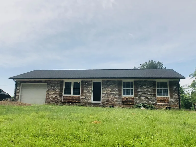 871 Windy Ridge Rd — Photo 1