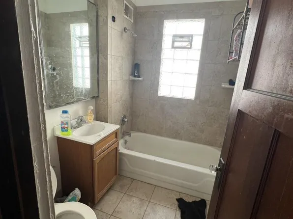 2767 N 40th St 2769, Milwaukee, WI 53210