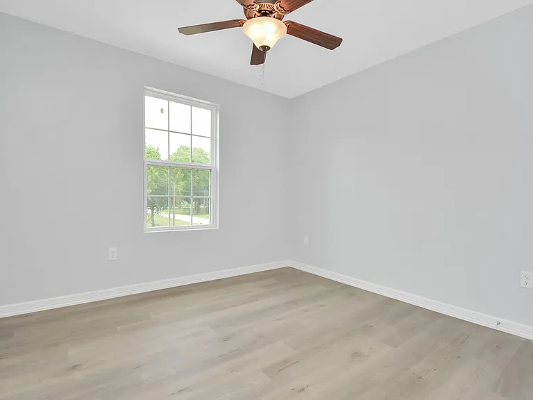 8595 Parkway Dr #B — Photo 17