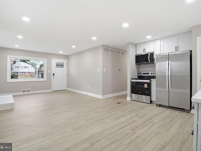 13206 Staggs Ct — Photo 8