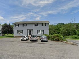 1295 Bunny Ln, Brodheadsville, PA