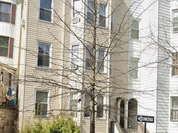 203 E 205th Street, Bronx, NY 10458