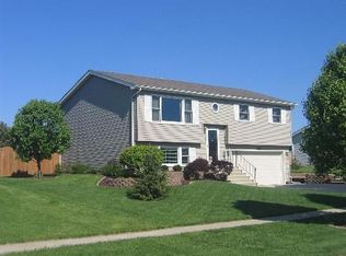 937 Lake Rd, New Lenox, IL 60451