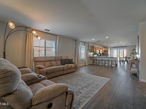 2nd image of 3033 Via De Flores St