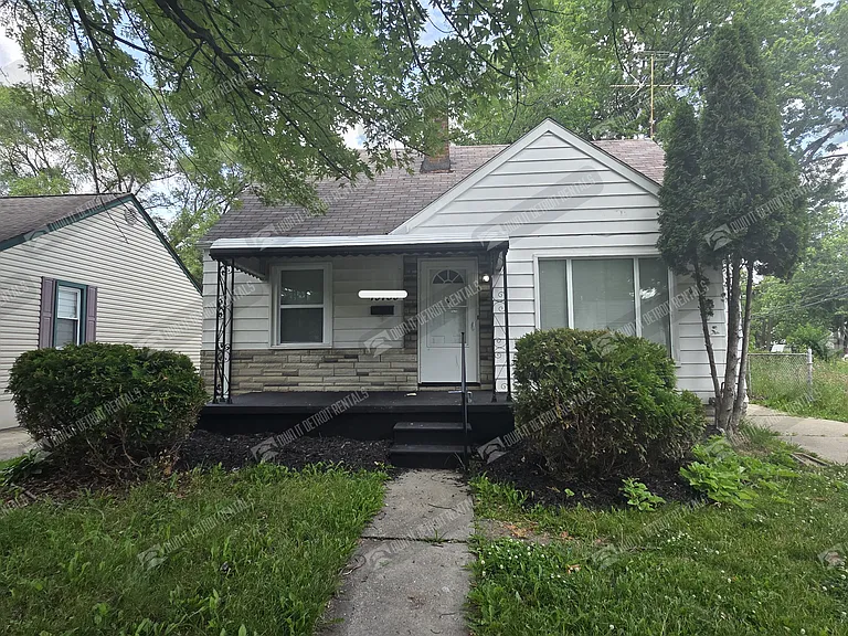 19759 McCormick St — Photo 1