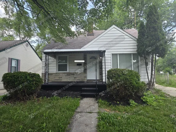 19759 McCormick St, Grosse Pointe, MI 48224