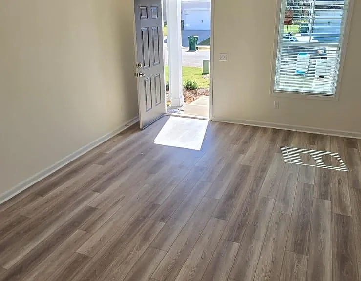 1098 Silverbend Trl — Photo 11