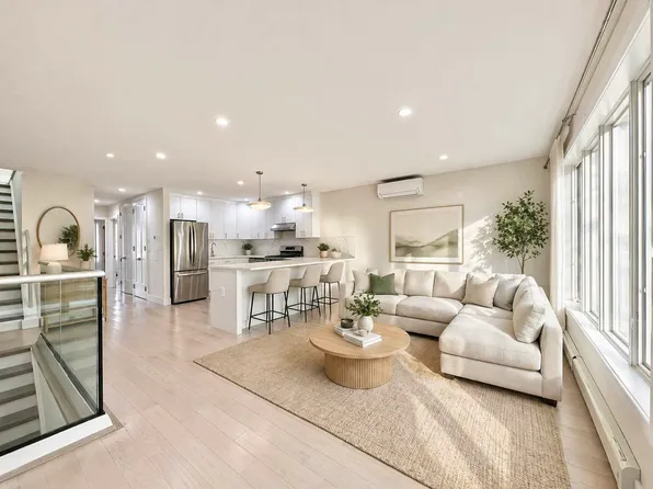 19-25 22nd Rd #2, Astoria, NY 11105