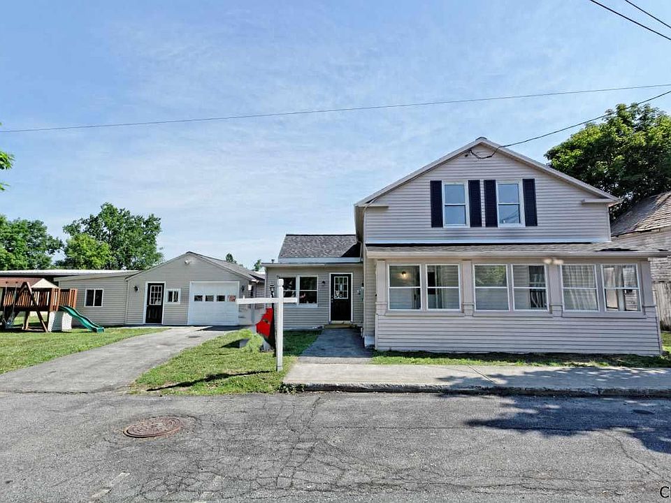1st image of 6 Montgomery Pl