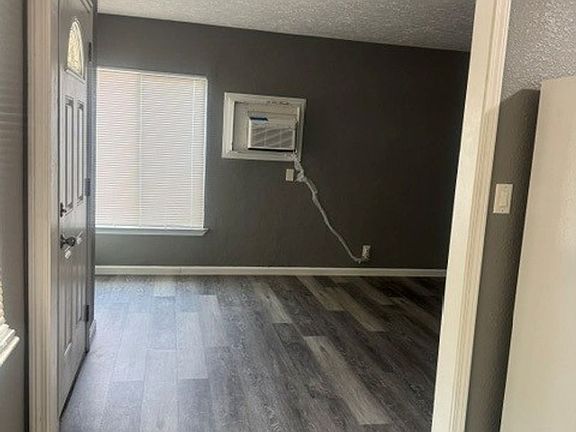 3rd image of 112 Fairview Ave #116