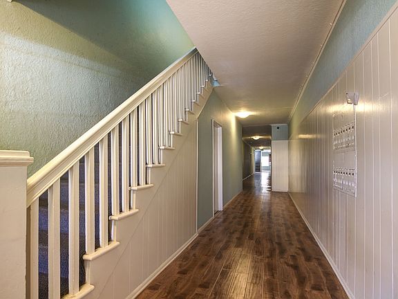 3rd image of 1534 Winona Blvd APT 107