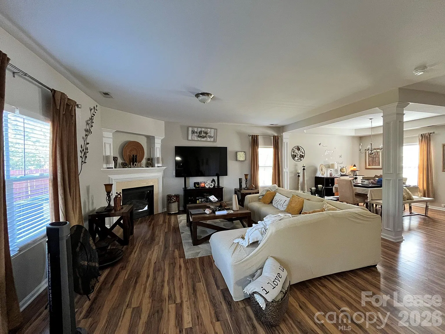 3 bed, 2.5 bath, $2,095 — Photo 3