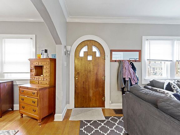 5th image of 630 E 51st St