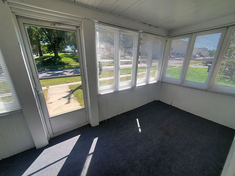 150 E Douglas Ave — Photo 29
