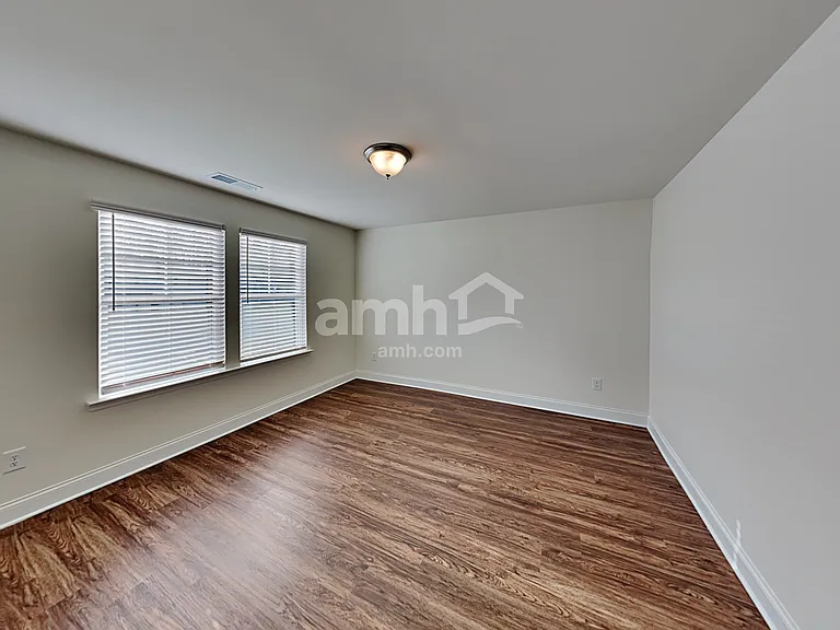 320 Bourne St — Photo 28