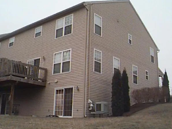 1106 Cross Creek Dr, Mechanicsburg, PA 17050