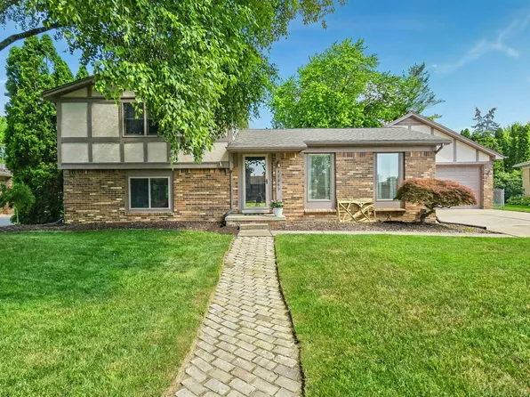 19349 Todd Dr, Clinton Township, MI 48038