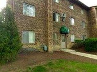 8108 Waterbury Ct APT 407, Woodridge, IL 60517