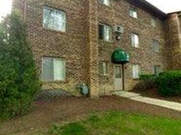 8108 Waterbury Ct APT 407, Woodridge, IL 60517