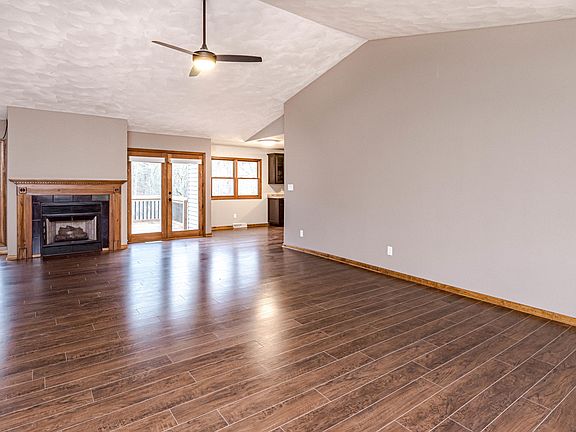 4th image of 714 Troy Dr