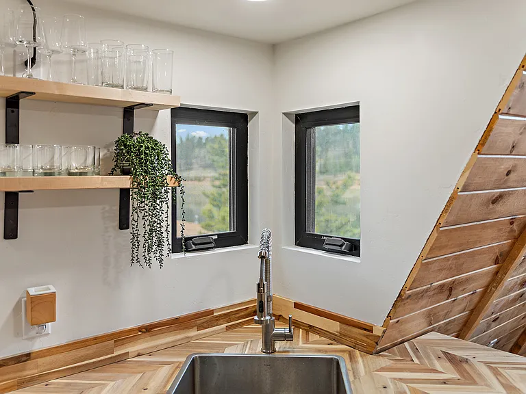 107 Lake Dr E — Photo 42