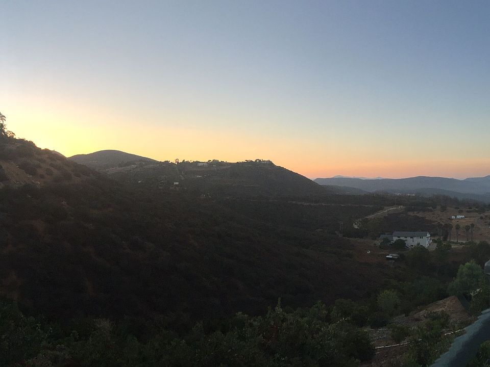 Morning view from backyard! See the sun rise every morning while sitting out back having a nice cup'o coffee.