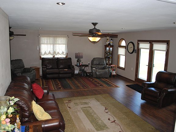 4th image of 409 N Elder Ave
