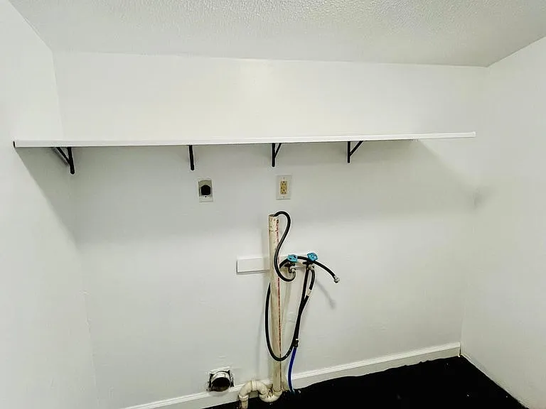 177 E Union St — Photo 13