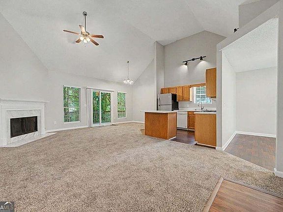 3rd image of 176 Shallow Ridge Ln NE