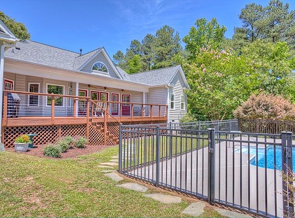 4th image of 1036 Eastwood Ct