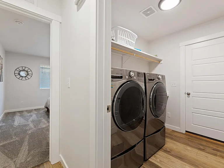 3917 N Amberwood Ave — Photo 24