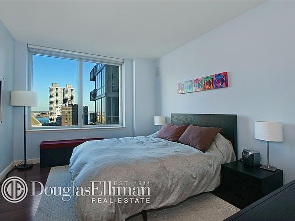 5th image of 225 E 34th St APT 11B