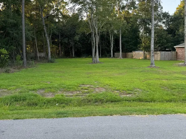 6315 Bambo St #8, Diamondhead, MS 39525
