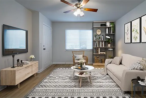 760 Davis Cir SW #6 — Photo 2