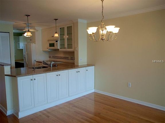 4th image of 103 1st St E APT 207