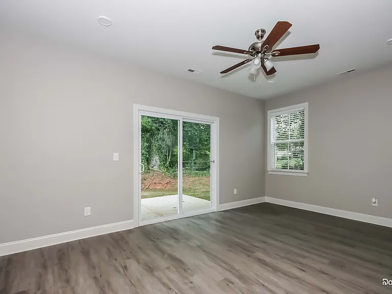 124 Gregory Rd — Photo 5