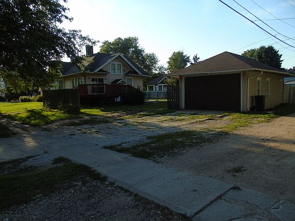 2nd image of 712 N 6th St
