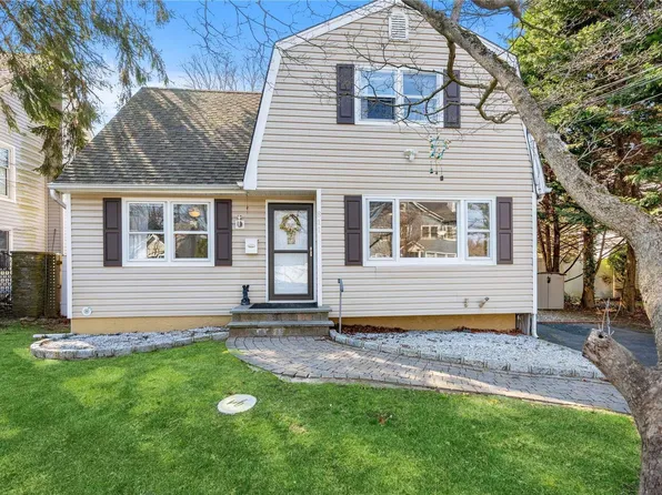 811 6th Street, East Northport, NY 11731