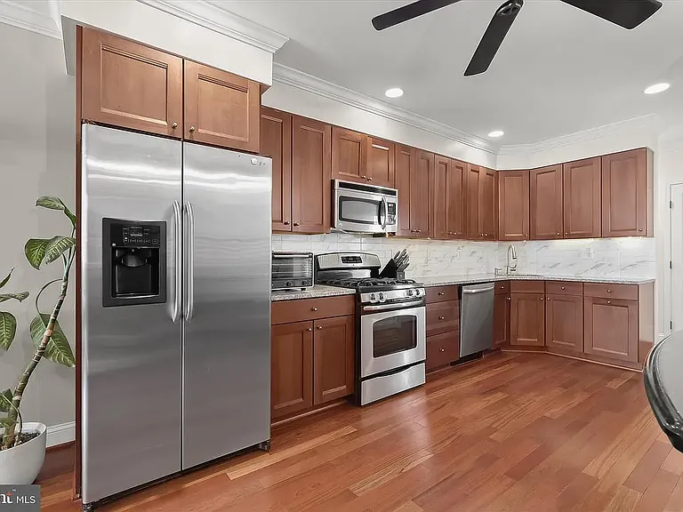 1824 S Charles St — Photo 9