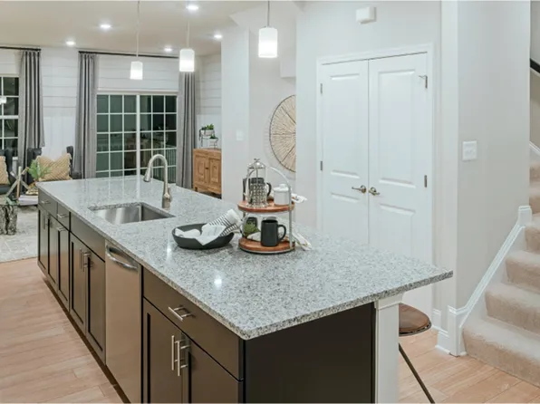 6919 Waterbury Pl, Bryans Road, MD 20616