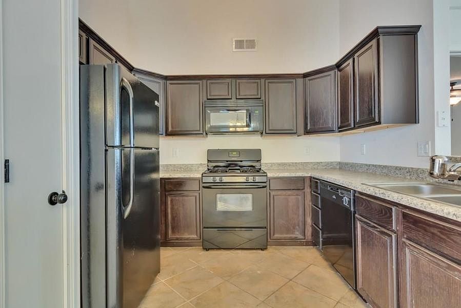 2nd image of 12728 Raul Mendiola Ln