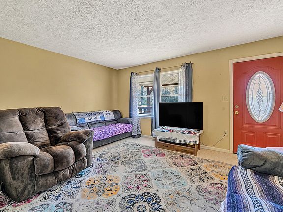 5th image of 413 Falcon Ridge Rd