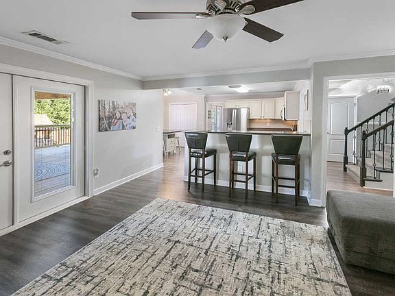 5th image of 1328 Amber Glades Ln