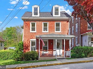 30 Church St, Glen Rock, PA 17327