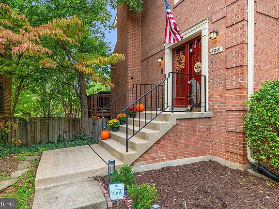 4th image of 8218 La Faye Ct