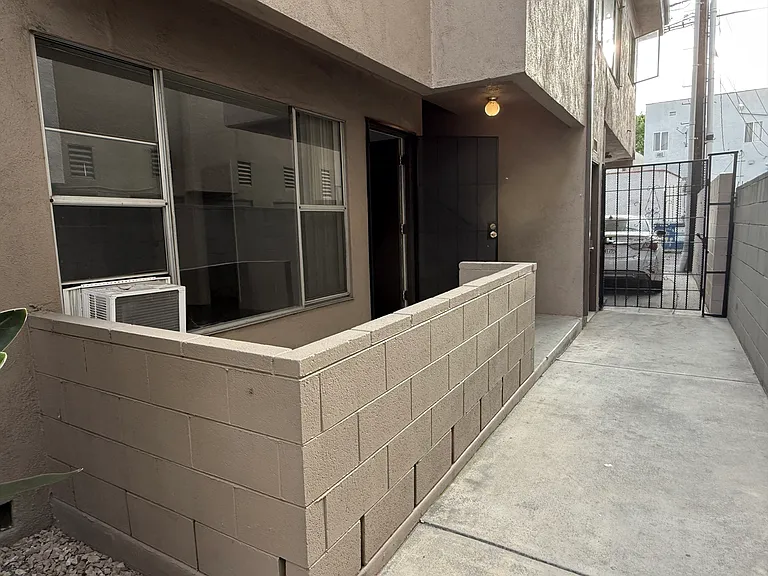 1475 S Wooster St #8 — Photo 8