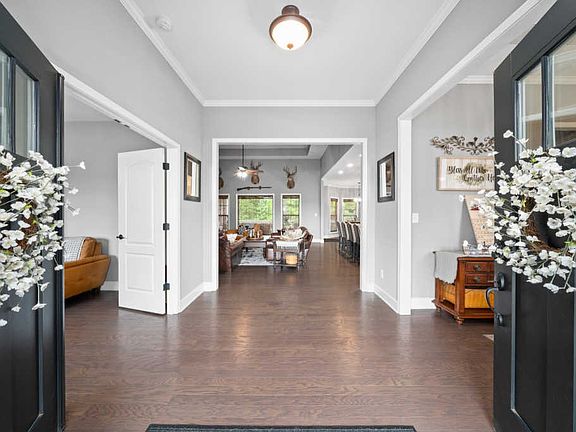 4th image of 2997 Eliza Dr