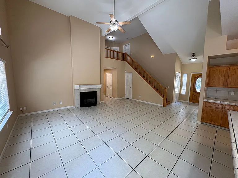 703 W Russell Ave — Photo 30