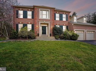 5471 Ashleigh Rd, Fairfax, VA 22030