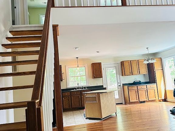 3rd image of 235 Whispering Pine Ln
